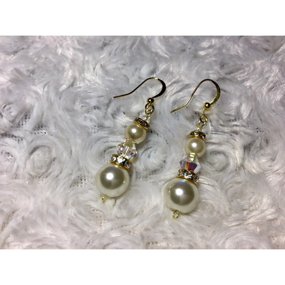 Perlas Elegantes Crystal Dangle Earrings